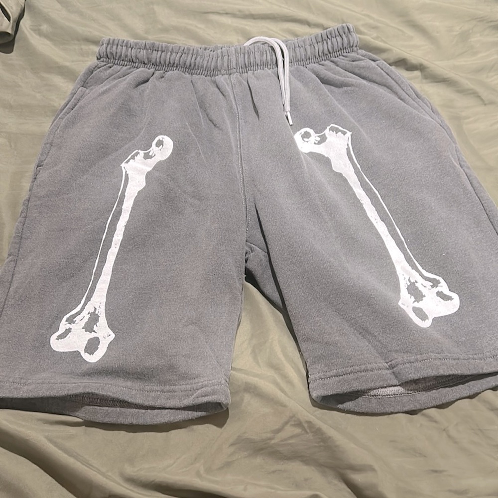 Graphic sweatshorts